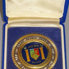 Medallas temáticas: MEDALLA MEDALLÓN DE LA PEÑA H MAÑA DE MÁLAGA. CON EXPOSITOR. 170 GR. Lote 96232979