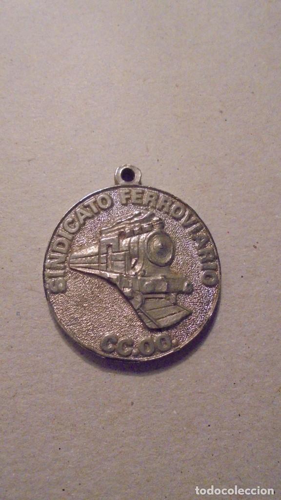 Medaglie tematiche: FERROCARRIL - MEDALLA SINDICATO FERROVIARIO CC.OO. 4,3X3,8 CM.