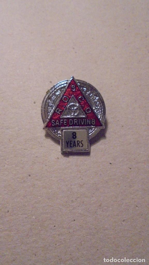 Medaglie tematiche: FERROCARRIL - MEDALLA INSIGNIA R.O.S.C.O SAFE DRIVINS  8 YEARS - 2,8X2,5 CM.