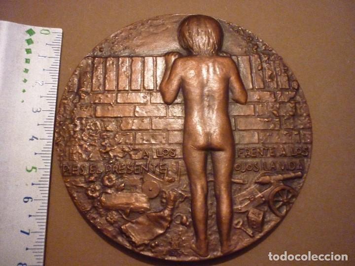 Medallas tem&aacute;ticas: MEDALLA 1979 A&Ntilde;O INTERNACIONAL DEL NI&Ntilde;O, A LOS PIES EL PRESENTE - FRENTE A LOS OJOS LA VIDA