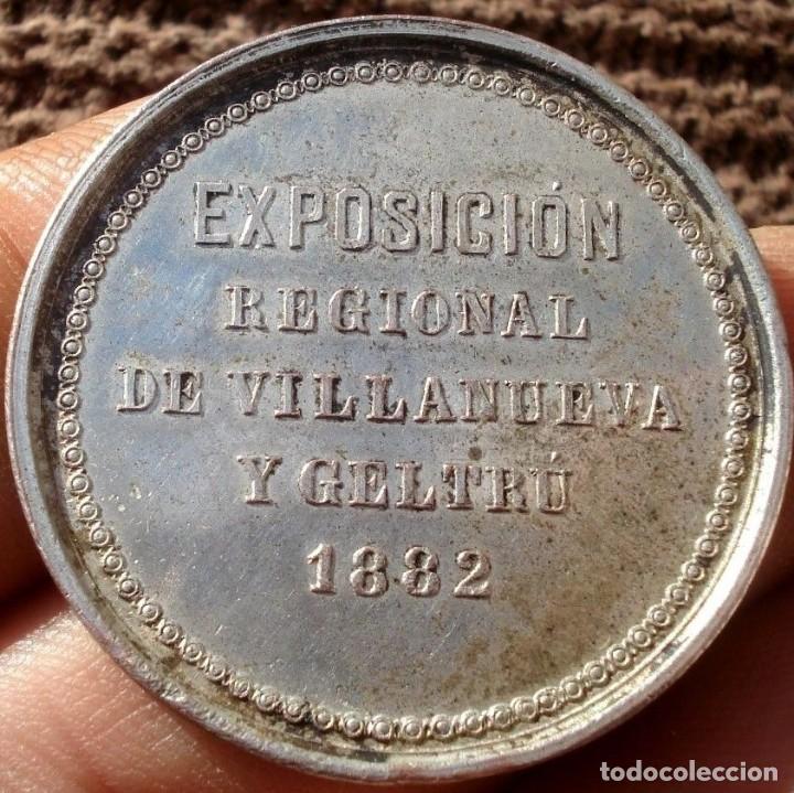 Medallas temáticas: INTERESANTE MEDALLA DE LA EXPOSICION REGIONAL DE VILLANUEVA Y GELTRU AÑO 1882 MUY CORRECTA - Foto 2 - 115379263
