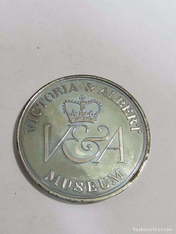 Medaglie tematiche: MONEDA CONMEMORATIVA PLATEADA - VICTORIA & ALBERT MUSEUM