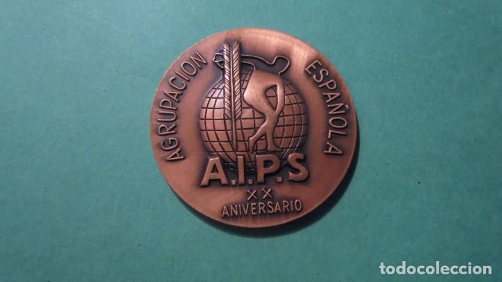 Medaglie tematiche: MEDALLA AGRUPACION ESPA&Ntilde;OLA A.I.P.S - XX ANIVERSARIO ASAMBLEA NACIONAL BARCELONA 18/21 ENERO 1977