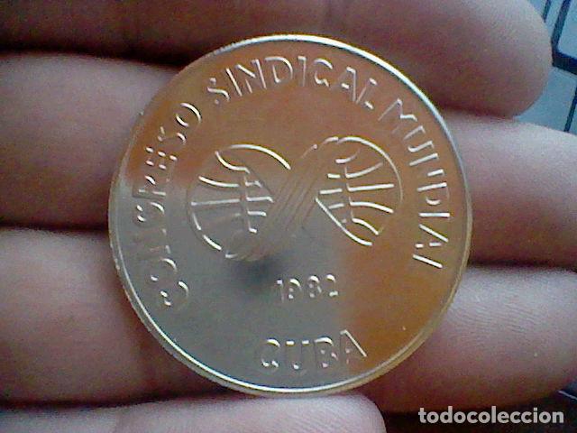 Medaglie tematiche: MEDALLA MANO CONGRESO SINDICAL MUNDIAL 1982