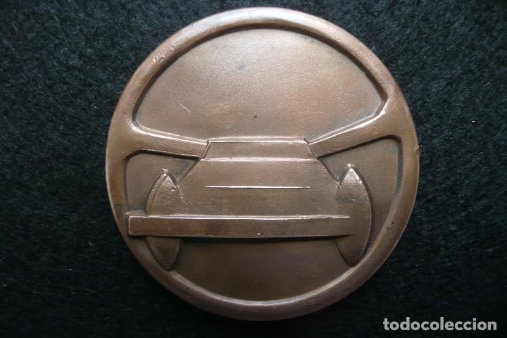 Thematic medals: MEDALLA CONMEMORATIVA-FERIA DE MUESTRAS BARCELONA(1966), S .AUTOMOVIL