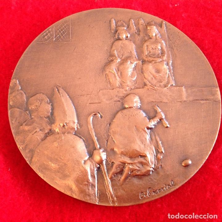 Medallas temáticas: Medalla de bronce, de 80 mm, Descubrimiento, firmada por el escultor grabador C. Escorial, nueva. - Foto 2 - 161484626