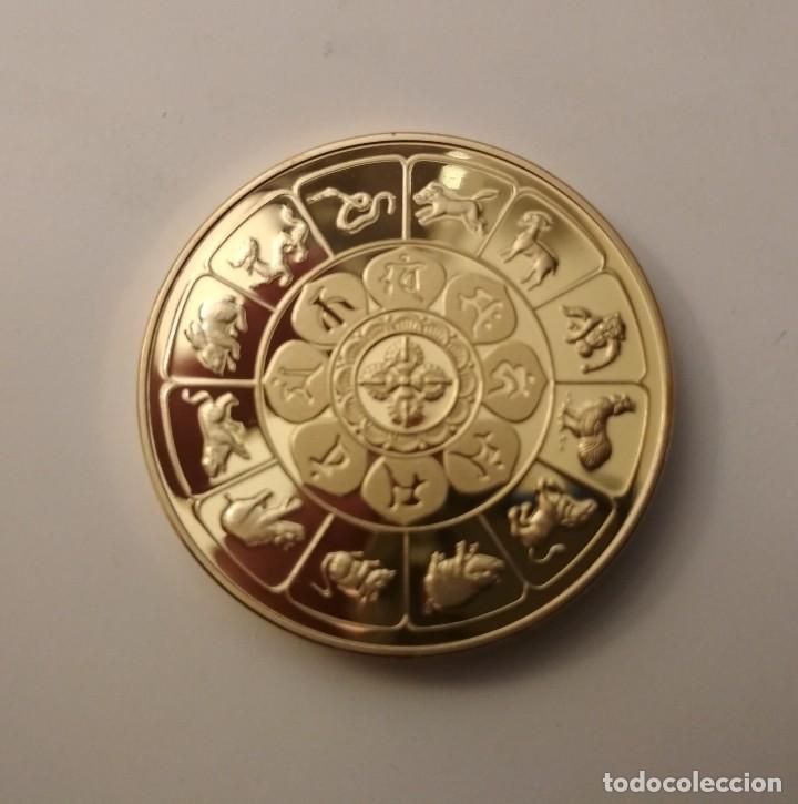Medallas tem&aacute;ticas: VENDO Moneda/medalla Templo de la Reliquia del Diente de Buda, Singapur. 2004