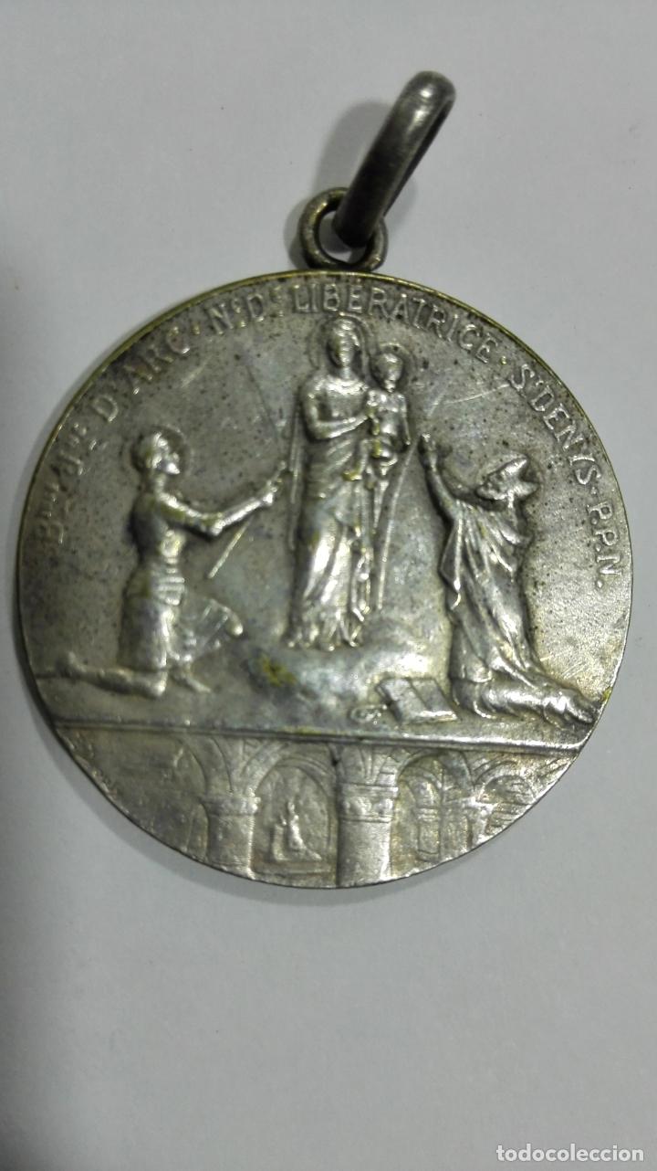 Thematic medals: MEDALLA VIVA CRISTO EL AMIGO DE LOS FRANCESES. MEDIDAS 2,7 CM