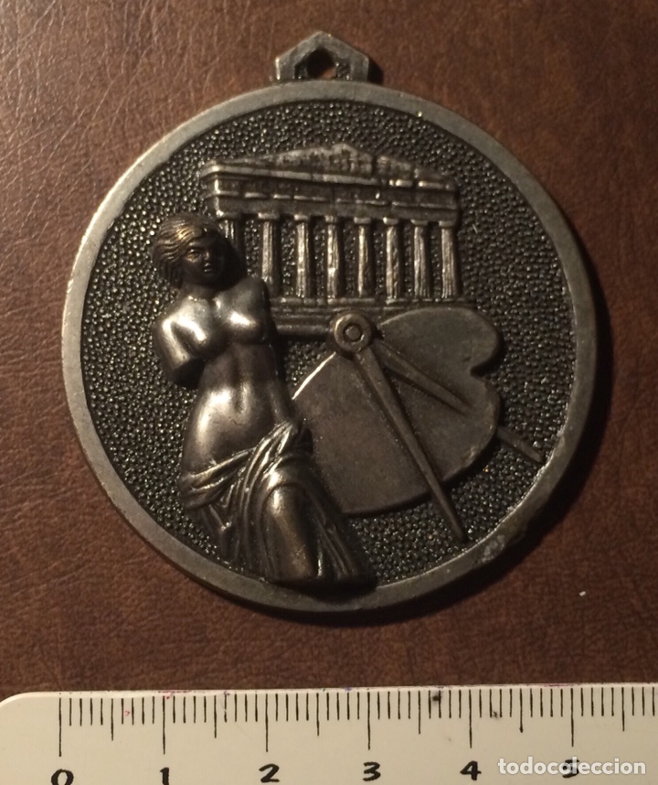 Medalhas tem&aacute;ticas: Medalla Academia de Arte Viver-83 (Castellon) con motivos de cultura y arte. 55 mm.