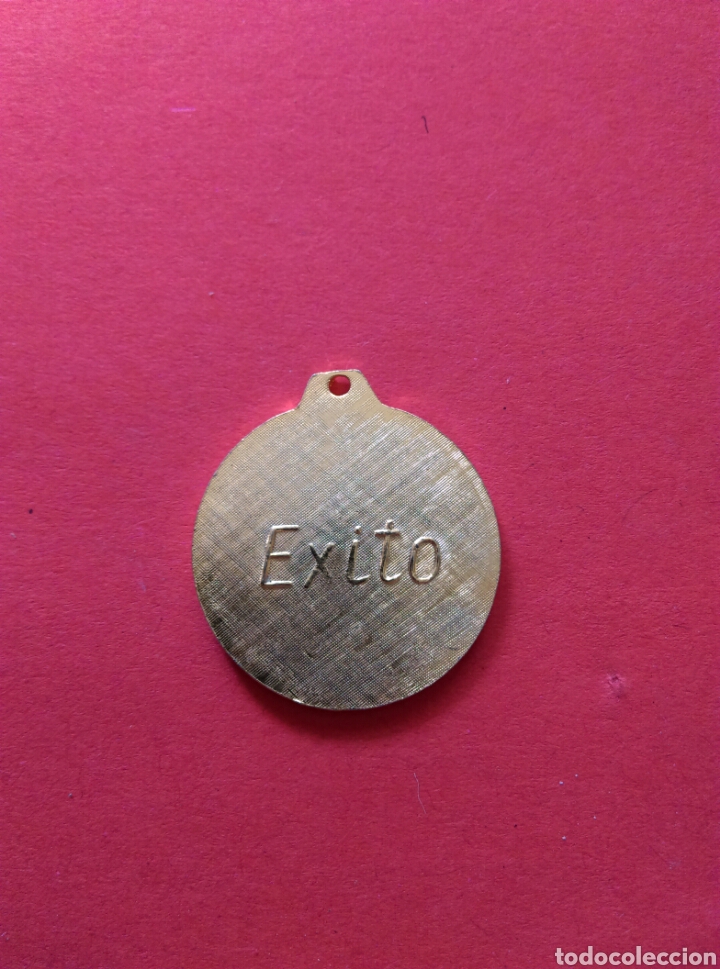 Medallas tem&aacute;ticas: Medalla exito con dos gatos - Foto 2