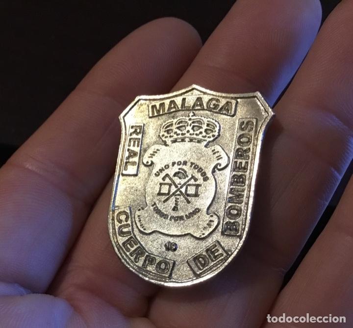 Medallas tem&aacute;ticas: Antigua Placa bomberos malaga - Foto 2