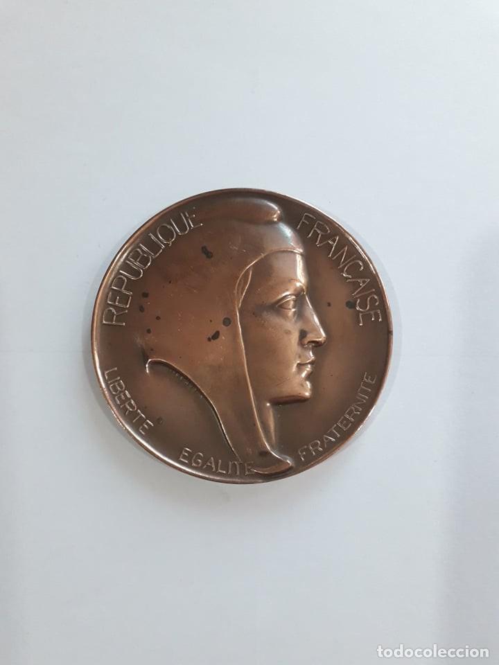 M&eacute;dailles th&eacute;matiques: Medalla Republique Fran&ccedil;aise