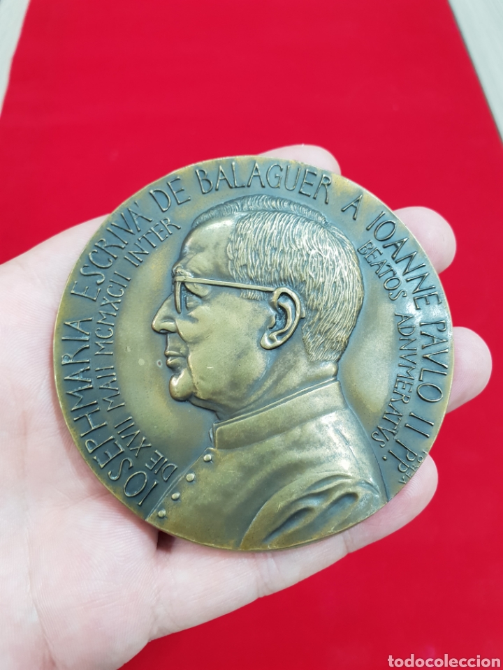 Medalhas tem&aacute;ticas: GRAN TAMA&Ntilde;O Y MUY BONITA MEDALLA PAPAL