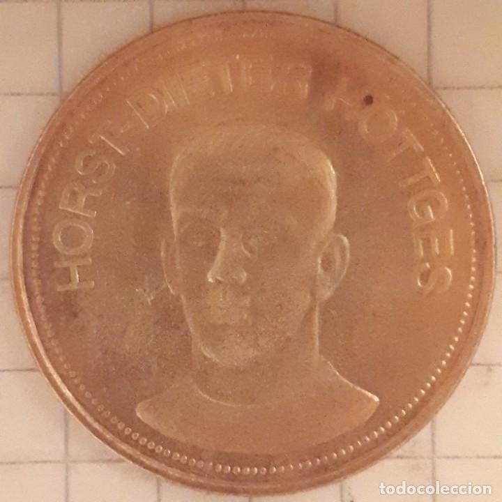 Medallas tem&aacute;ticas: FICHA TOKEN DE SHELL 1969 - HORST DIETER HOTTGES - Foto 2