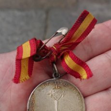 Medallas temáticas: MEDALLA CLUB DEPORTIVO AREOSA VIGO AÑO 1942. Lote 221475843