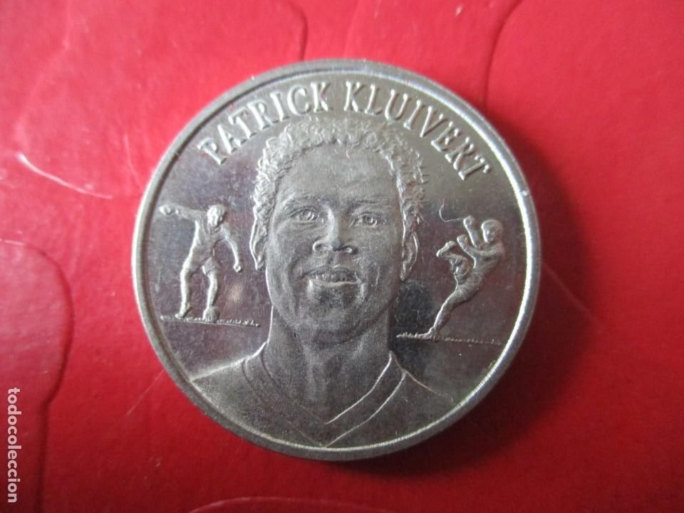 Medallas tem&aacute;ticas: Ficha orange 2000. Patrick Kluivert