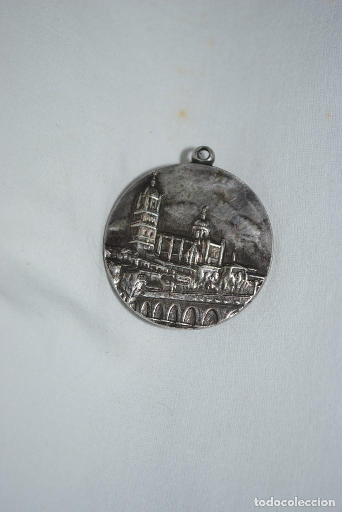 Medallas tem&aacute;ticas: MEDALLA CONMEMORATIVA DE MEDICINA