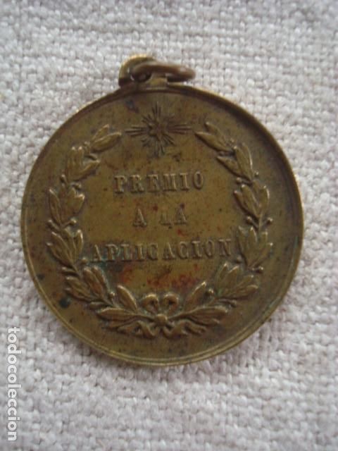 Medallas tem&aacute;ticas: Medalla Premio a la Aplicaci&oacute;n, Honor y M&eacute;rito.