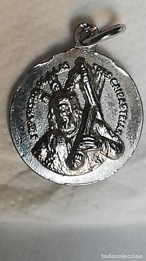 Medallas tem&aacute;ticas: Medalla Esperanza de Triana - Cristo de las Tres Caidas