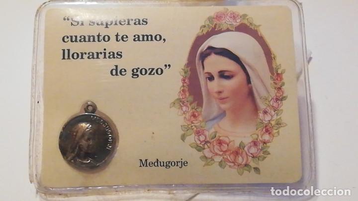 Medallas tem&aacute;ticas: Estampa con medalla Virgen de Medugorje