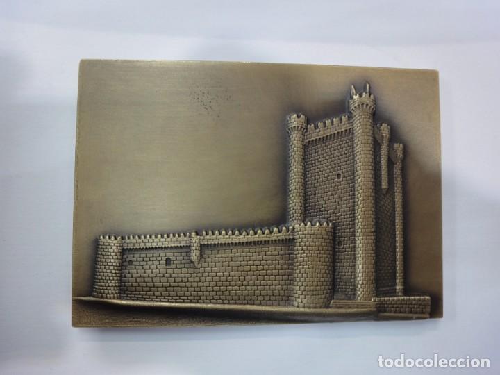 Medallas tem&aacute;ticas: Pisapapeles rectangular castillo de Fuensalda&ntilde;a cortes de Castilla y Leon - Foto 1