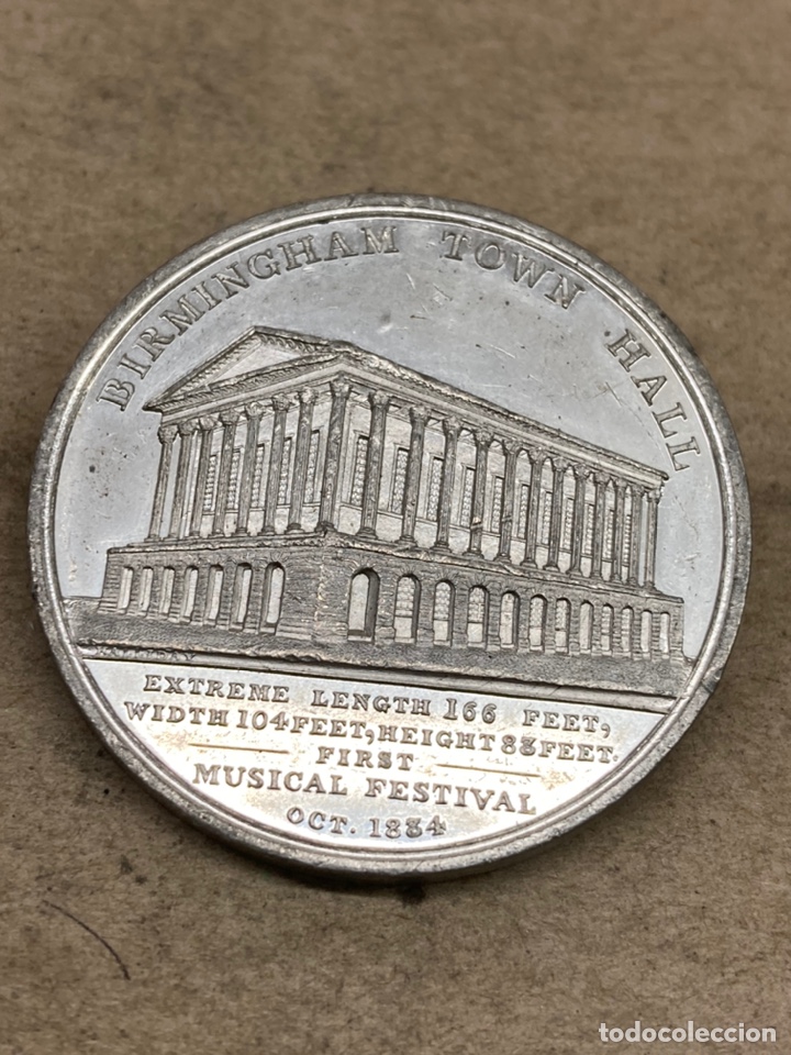 Thematic medals: Medalla Birmingham Town hall