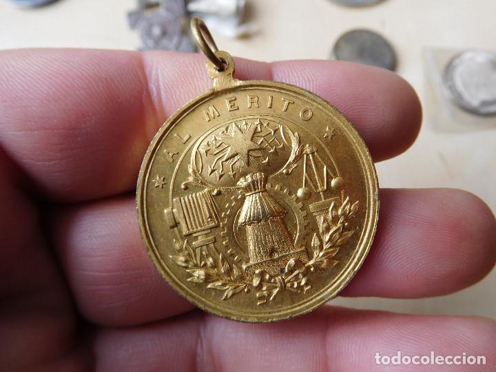 Medallas tem&aacute;ticas: Medalla al m&eacute;rito piramide - Foto 2