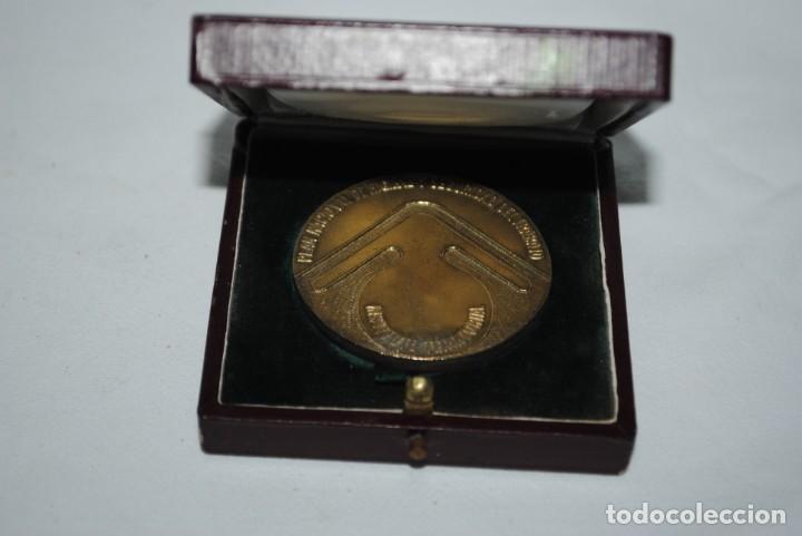 M&eacute;dailles th&eacute;matiques: MEDALLA MINISTERIO DE TRABAJO SEVILLA 1974