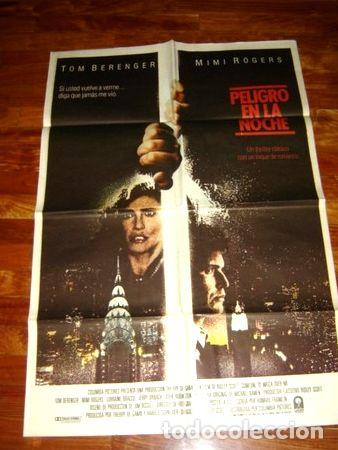 Medallas tem&aacute;ticas: afiche peligro en la noche someone to watch over me poster