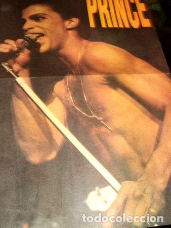M&eacute;dailles th&eacute;matiques: 1320 poster doble faz prince 55x3750 david byrne