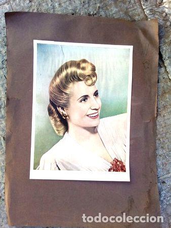 M&eacute;dailles th&eacute;matiques: antigua lamina de papel eva peron 253cm x 184cm