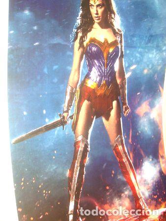 Thematische Medaillen: posters de la mujer maravilla
