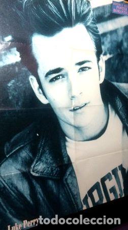 Medalhas tem&aacute;ticas: poster jason priestley luke perry 79 x 55 o070