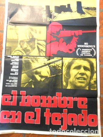 Medallas tem&aacute;ticas: afiche de cine el hombre en el tejado cod 212 - Foto 1