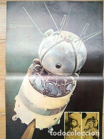 M&eacute;dailles th&eacute;matiques: poster primer vuelo en formacion en el espacio
