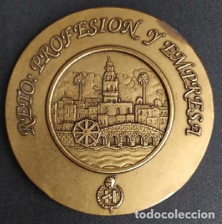 Medalhas tem&aacute;ticas: MEDALLA VII CONGRESO NACIONAL DE AGENTES Y CORREDORES. C&Oacute;RDOBA 2004. DORADA MEDALLA-422
