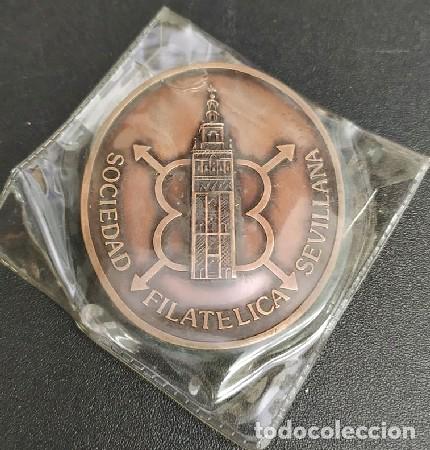 Medalhas tem&aacute;ticas: MEDALLA SOCIEDAD FILATELIA SEVILLANA CON ESTUCHE. BRONCE. MEDALLA-517