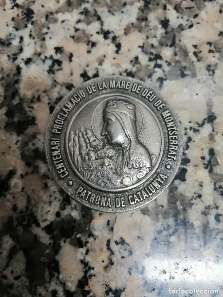 Medalhas tem&aacute;ticas: MEDALLA CENTENARI PROCLAMACIO DE LA MARE DE DEU DE MONTSERRAT REVERSO CENTENARI ROMIATGE MONTSERRAT