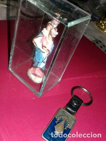 Medallas tem&aacute;ticas: llavero con virgen adorno religioso