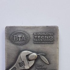 Medallas temáticas: MEDALLA FERIA TECNO ALIMENTARIA , BTA, BARCELONA , AÑO 2002 , CUADRADA 48 X 48 MM.