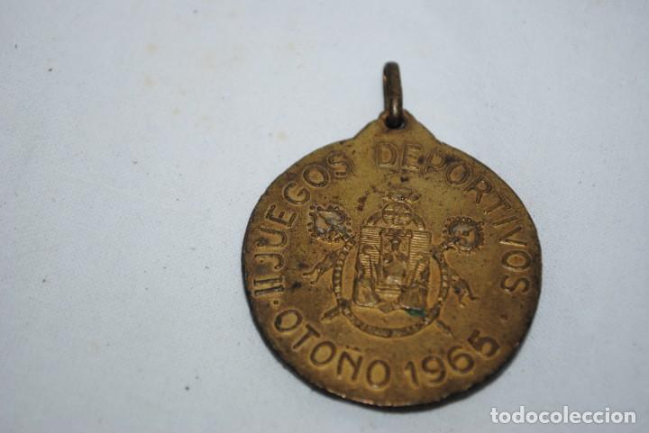 Medaglie tematiche: MEDALLA JUEGOS DEPORTIVOS DE OTO&Ntilde;O SIVILLA 1965