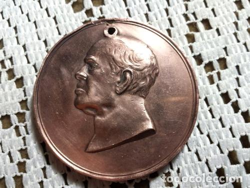 Medallas tem&aacute;ticas: antigua medalla sarmiento ano 1900 gattuzzo ref caj4 roja