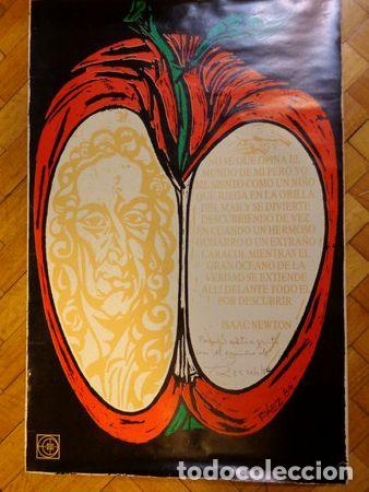 Medallas tem&aacute;ticas: poster con una frase de newton y su manzana firmado por paez