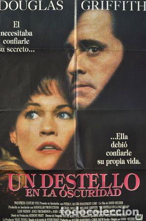 Medallas tem&aacute;ticas: michael douglas destello oscuridad 1992 afiche cine seltzer