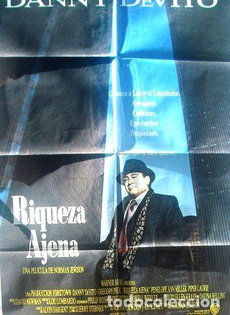 Medaglie tematiche: afiche orig de la pelicula riqueza ajena con danny de vito