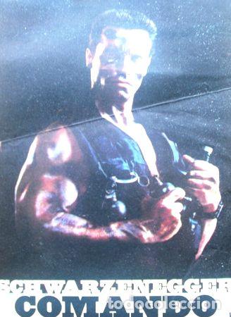 Medalhas tem&aacute;ticas: afiche original de la pelicula comando con a schwarzenegger