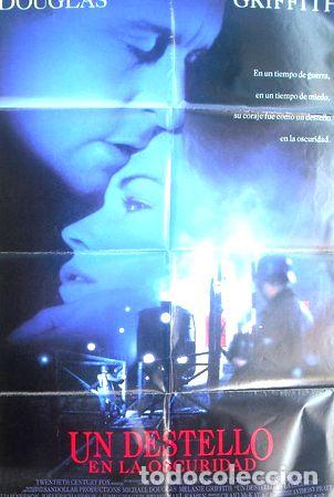 Medalhas tem&aacute;ticas: afiche original de la pelicula un destello en la oscuridad