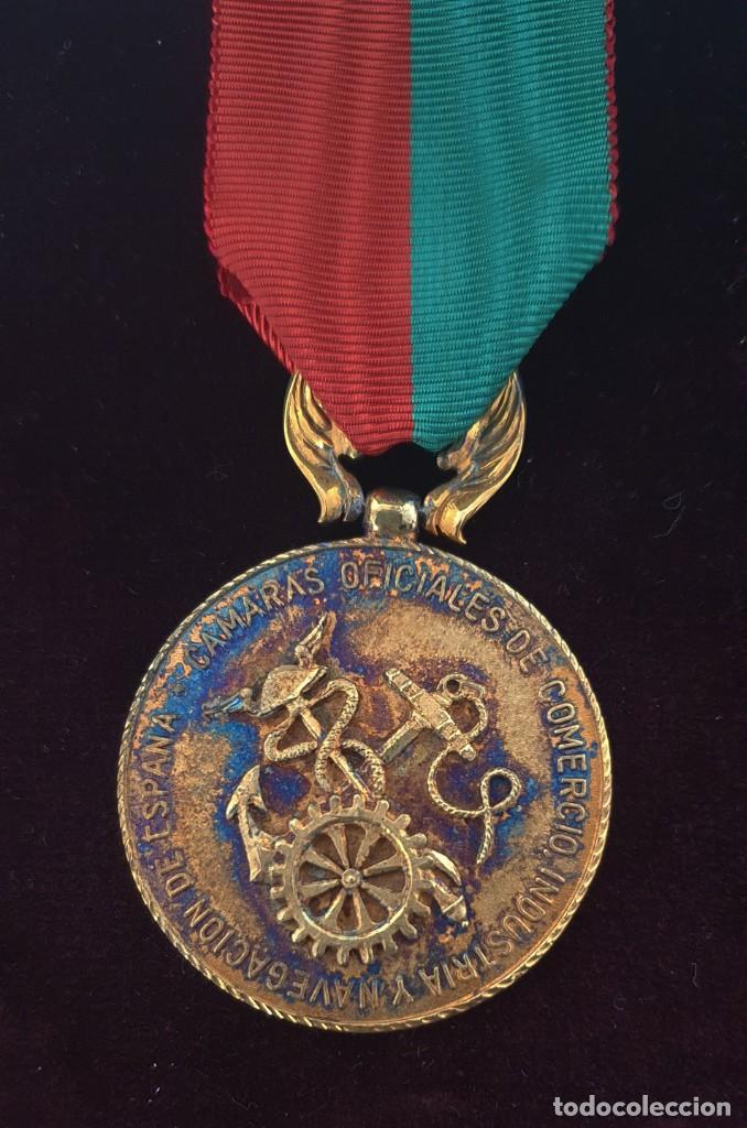 Medallas temáticas: MEDALLA AL MERITO - 1911 - CAMARAS OFICIALES DE COMERCIO, INDUSTRIAS Y NAVEGACIÓN DE ESPAÑA - Foto 5 - 298037678