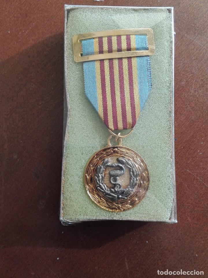 Medaglie tematiche: MEDALLA / DISTINTIVO DE FARMACIA - VALENCIA -LEYENDA A.M.A.F. 1900-75