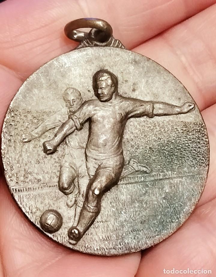 Medallas tem&aacute;ticas: Medalla de futbol 1957-1958